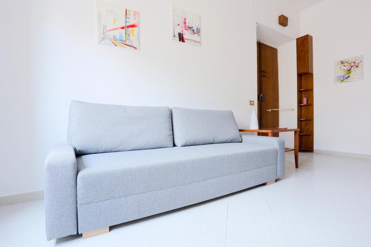 סלרנו Bright Apartment Near The Sea With Parking מראה חיצוני תמונה