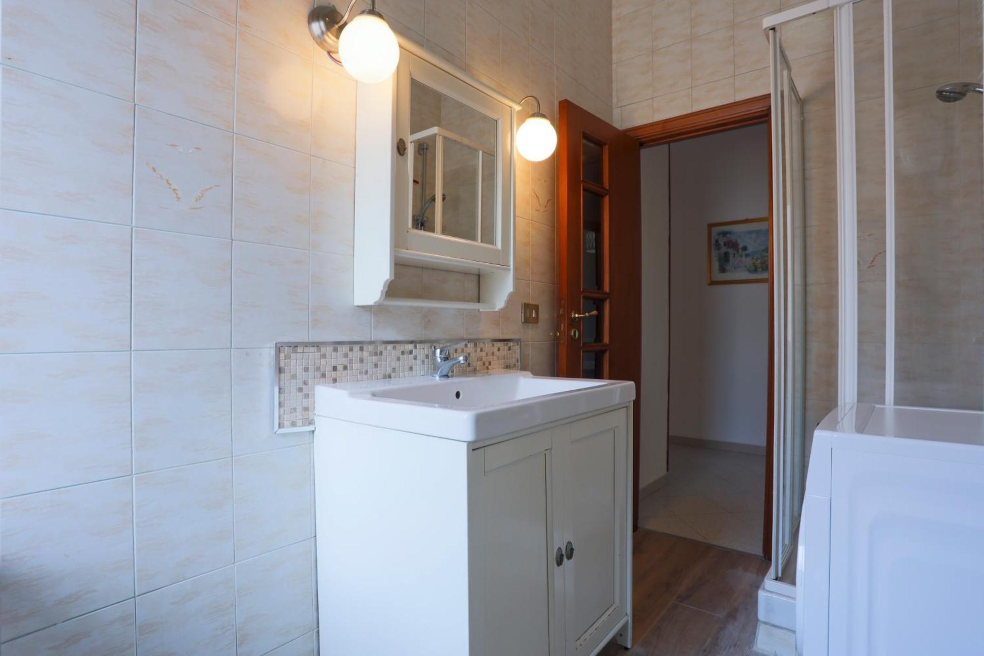 סלרנו Bright Apartment Near The Sea With Parking מראה חיצוני תמונה